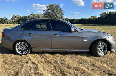 Седан BMW 3 Series 2010 в Полтаве