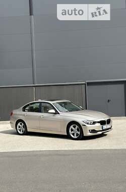 Седан BMW 3 Series 2014 в Киеве