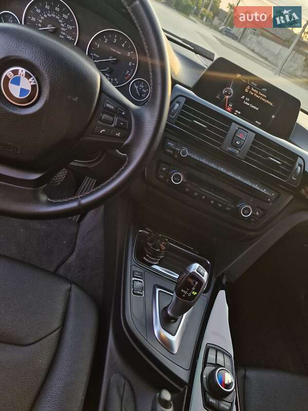 Седан BMW 3 Series 2015 в Болграде