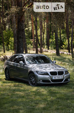 Седан BMW 3 Series 2010 в Виннице