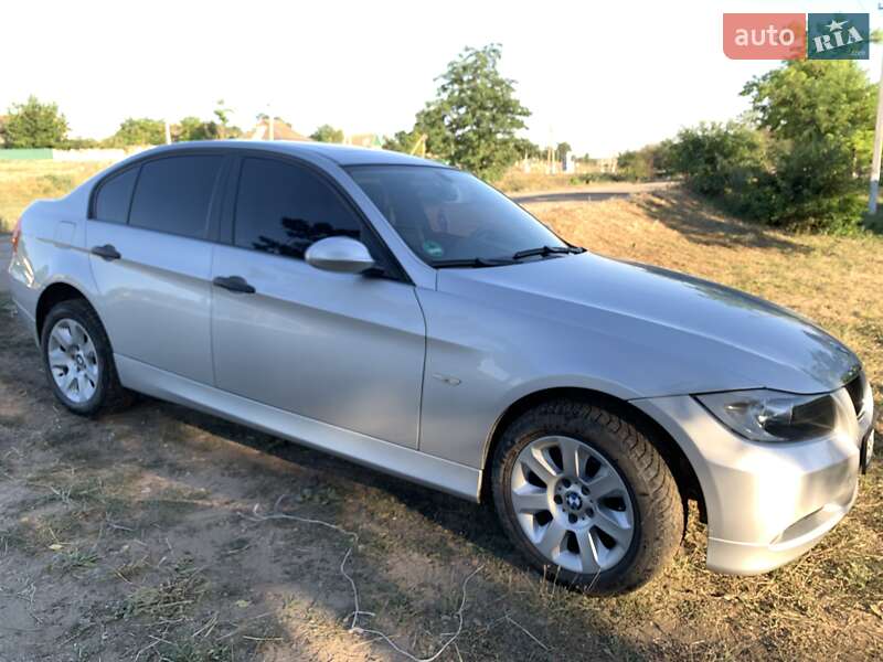BMW 3 Series 2005