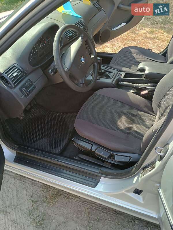Седан BMW 3 Series 2004 в Білій Церкві