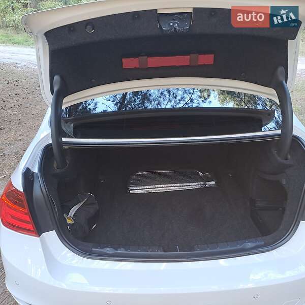 Седан BMW 3 Series 2013 в Светловодске