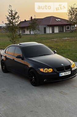 Седан BMW 3 Series 2005 в Коростене