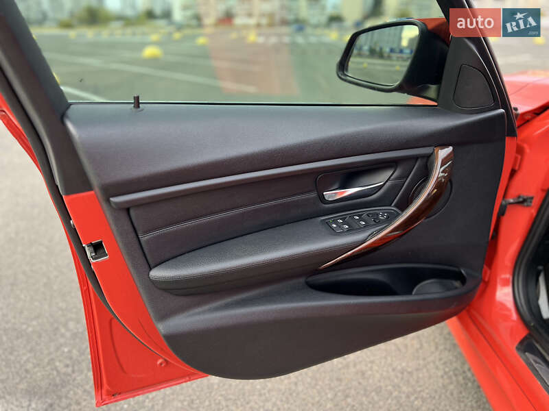 Седан BMW 3 Series 2013 в Киеве