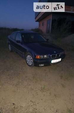 Седан BMW 3 Series 1997 в Чернівцях