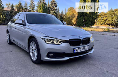 Седан BMW 3 Series 2017 в П'ятихатках