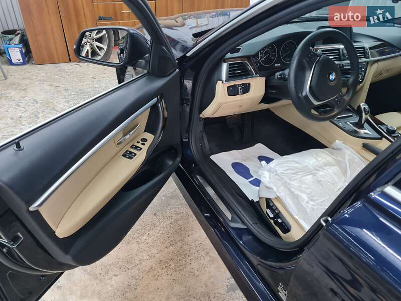 Седан BMW 3 Series 2016 в Чернівцях