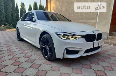 Седан BMW 3 Series 2017 в Золочеві