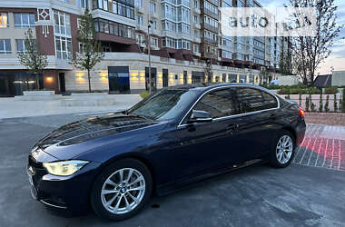 Седан BMW 3 Series 2015 в Киеве