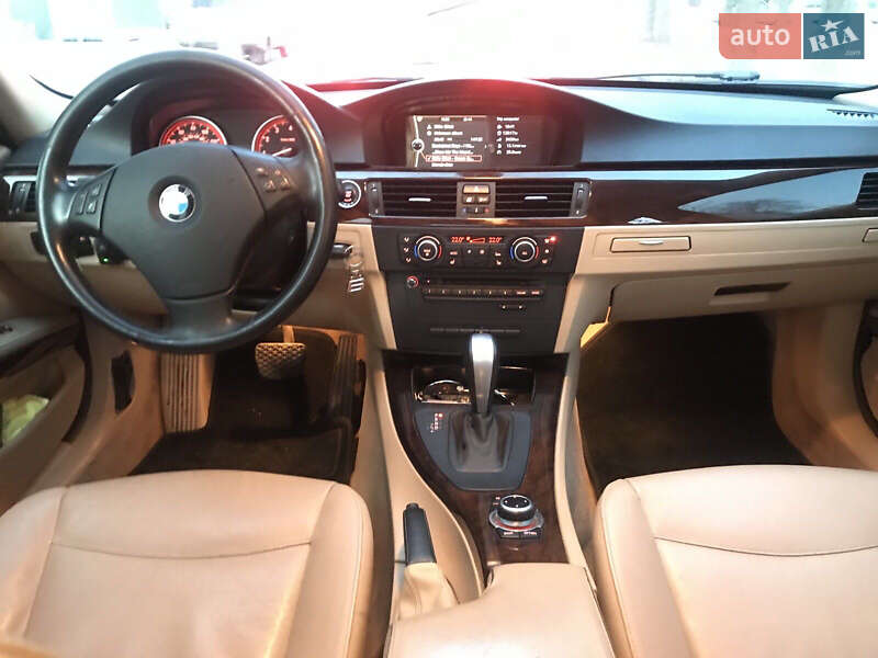 Седан BMW 3 Series 2011 в Сумах