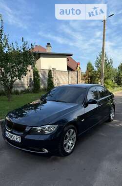 Седан BMW 3 Series 2005 в Рівному