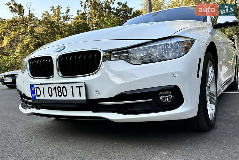 Седан BMW 3 Series 2017 в Киеве