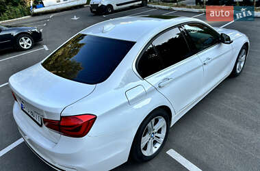 Седан BMW 3 Series 2017 в Киеве