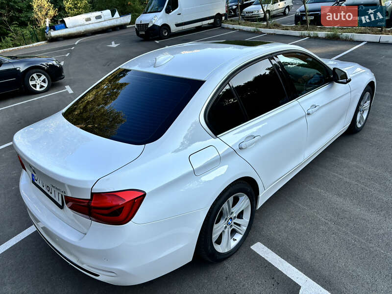 Седан BMW 3 Series 2017 в Киеве