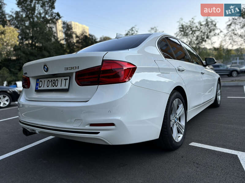 Седан BMW 3 Series 2017 в Киеве
