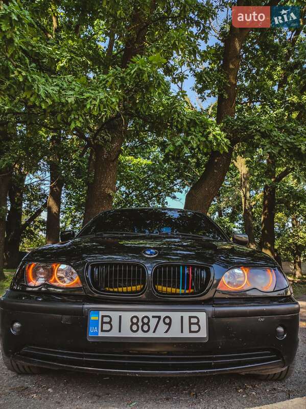 Седан BMW 3 Series 2004 в Глобине