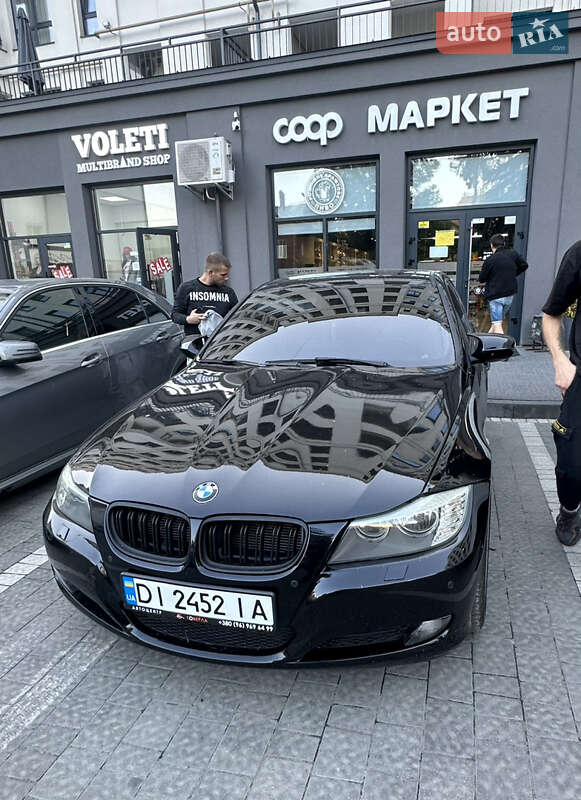 Седан BMW 3 Series 2011 в 