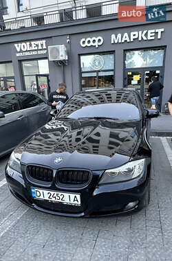 Седан BMW 3 Series 2011 в 