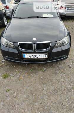 Седан BMW 3 Series 2005 в Львові