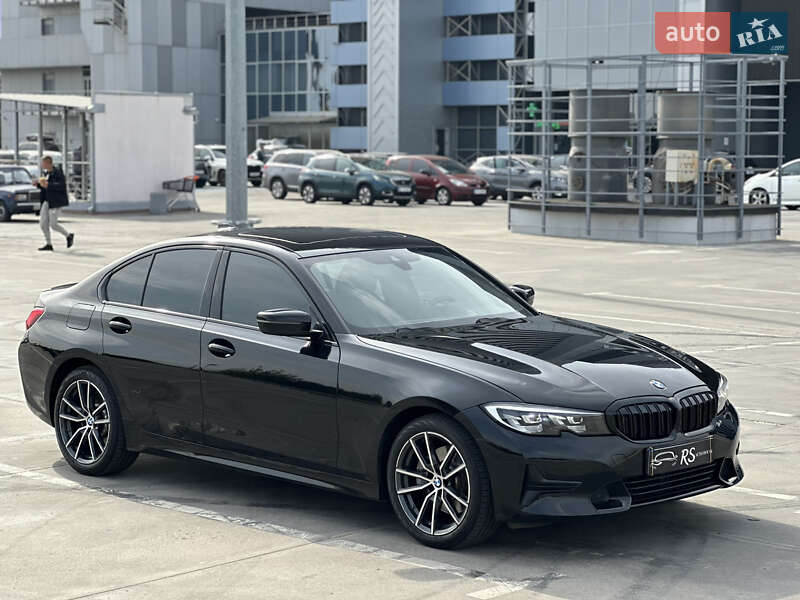 Седан BMW 3 Series 2019 в Киеве
