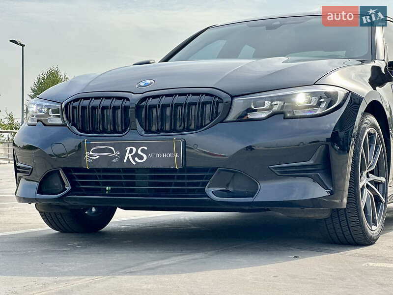 Седан BMW 3 Series 2019 в Киеве