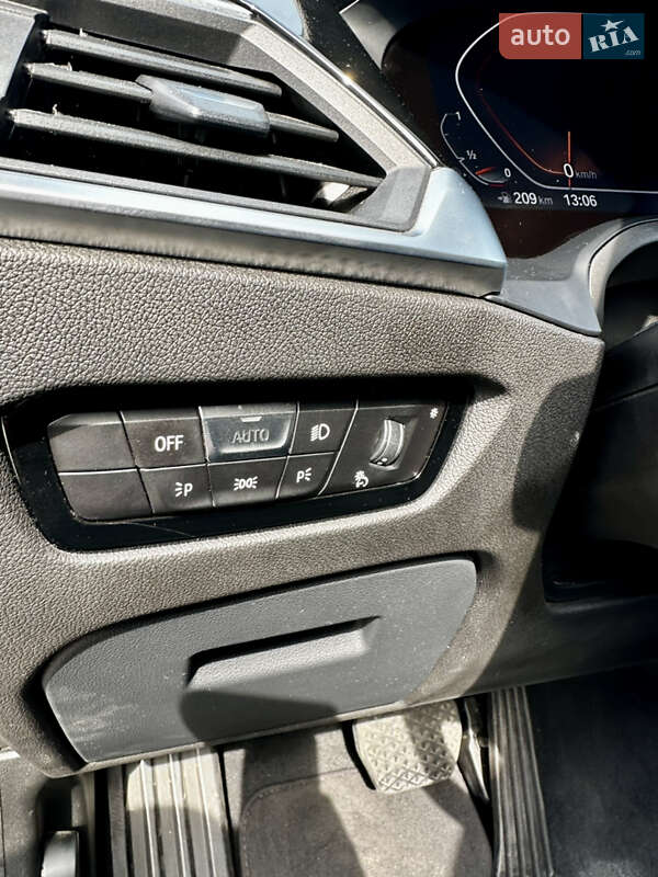 Седан BMW 3 Series 2019 в Киеве