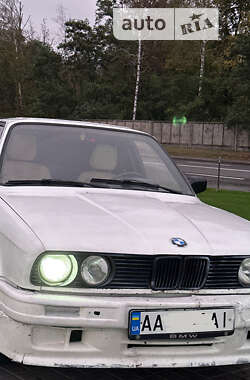 Седан BMW 3 Series 1990 в Киеве