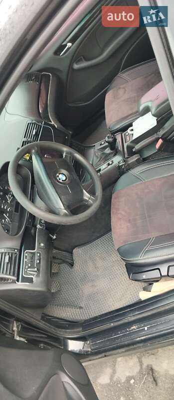 Седан BMW 3 Series 2004 в Полтаві