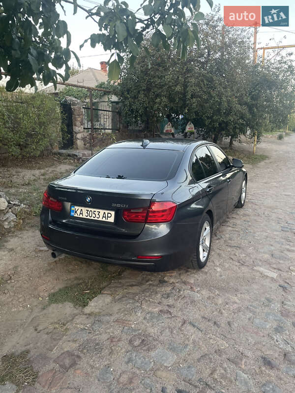Седан BMW 3 Series 2013 в Первомайську