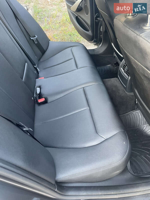 Седан BMW 3 Series 2013 в Первомайську