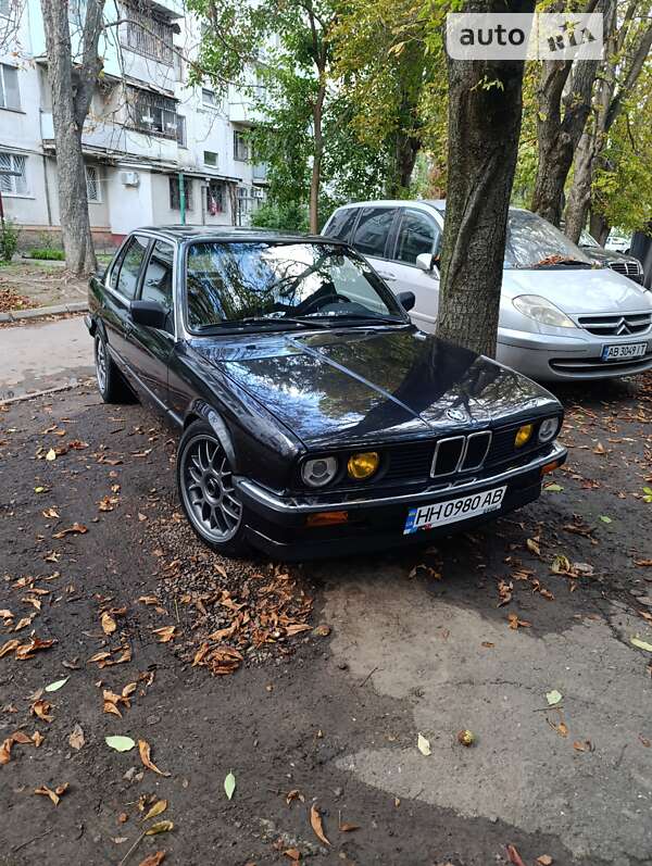 Седан BMW 3 Series 1987 в Одессе