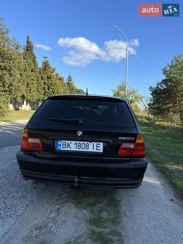 Универсал BMW 3 Series 2005 в Вараше