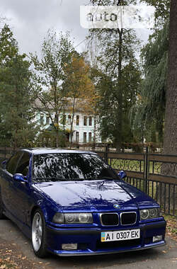 Седан BMW 3 Series 1993 в Киеве