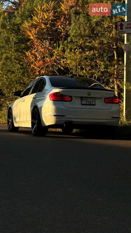 Седан BMW 3 Series 2013 в Ровно