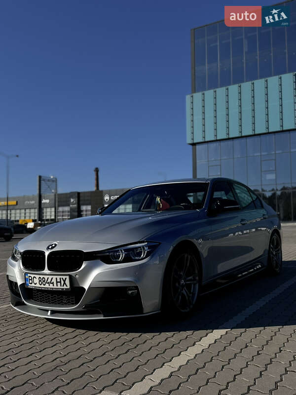 Седан BMW 3 Series 2018 в Львові