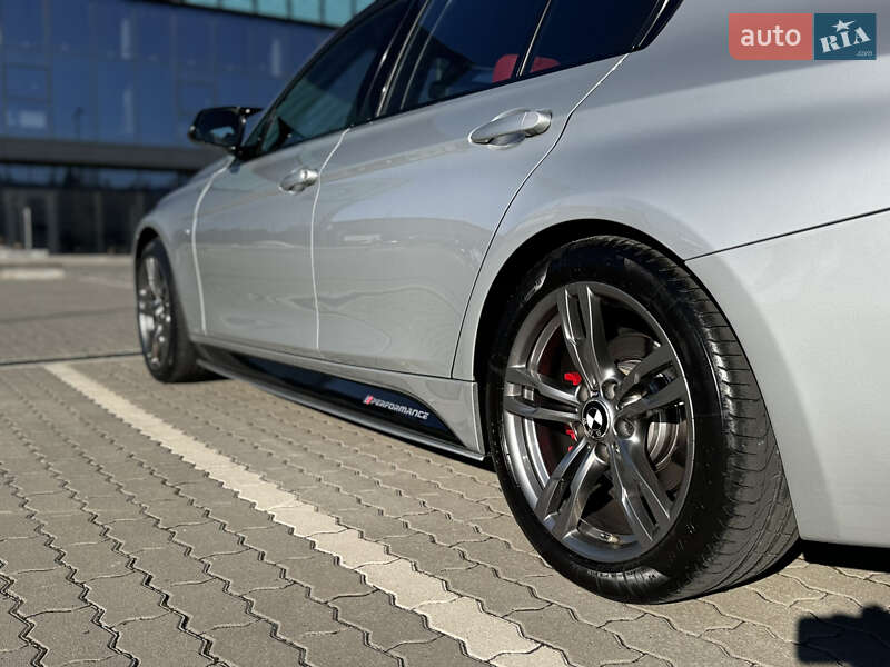 Седан BMW 3 Series 2018 в Львові