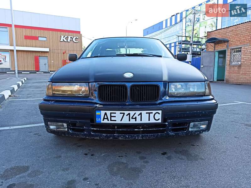 Седан BMW 3 Series 1995 в Дніпрі