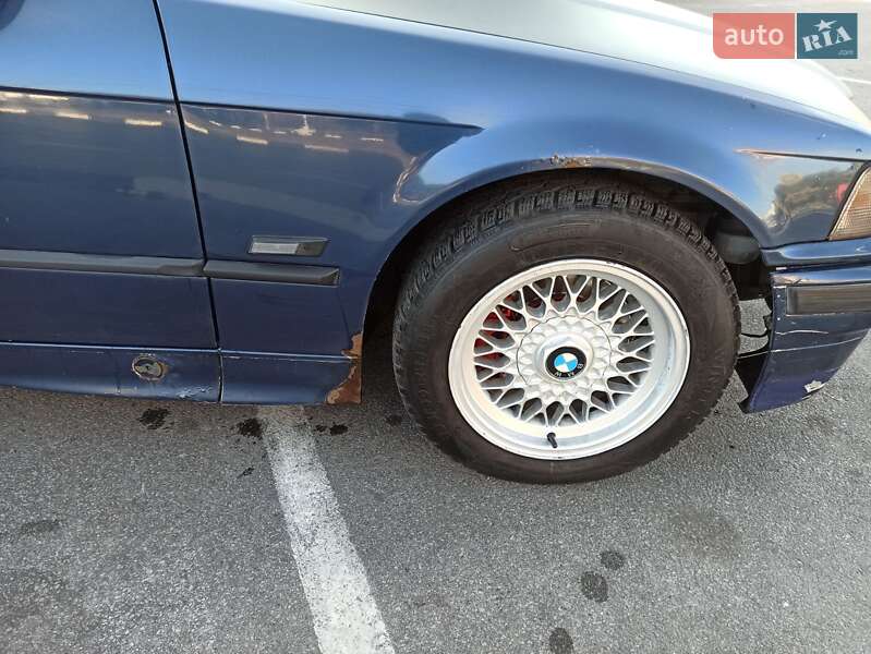 Седан BMW 3 Series 1995 в Дніпрі