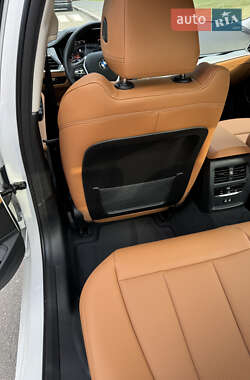 Седан BMW 3 Series 2022 в Киеве