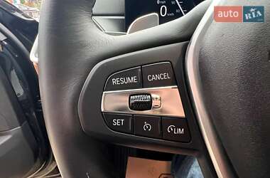 Седан BMW 3 Series 2022 в 