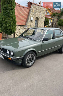 Седан BMW 3 Series 1984 в Киеве