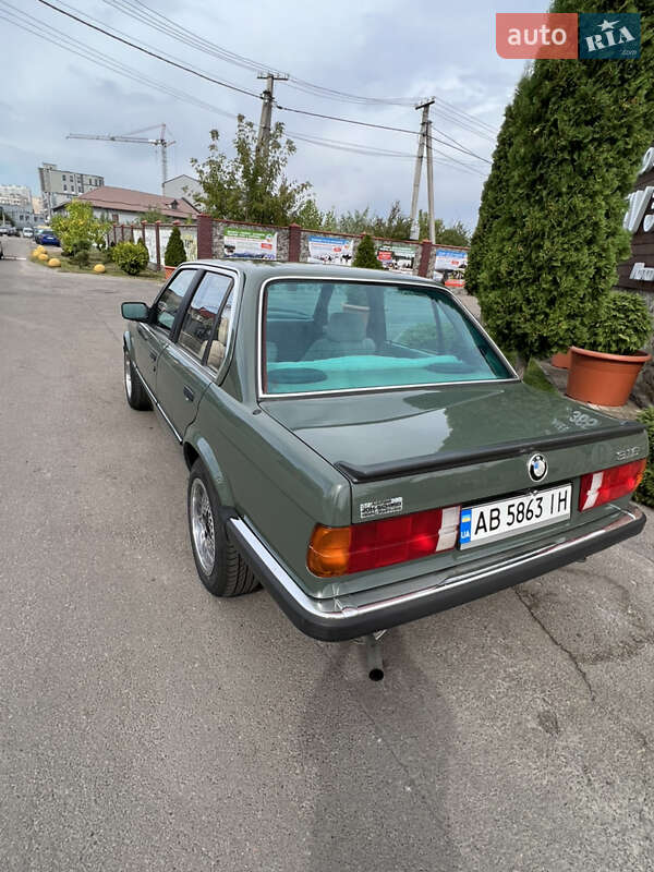 Седан BMW 3 Series 1984 в Киеве