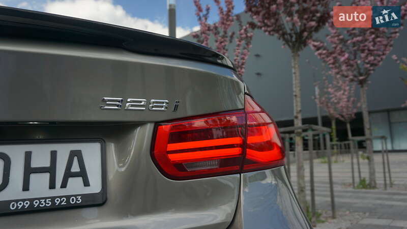 Седан BMW 3 Series 2015 в Киеве