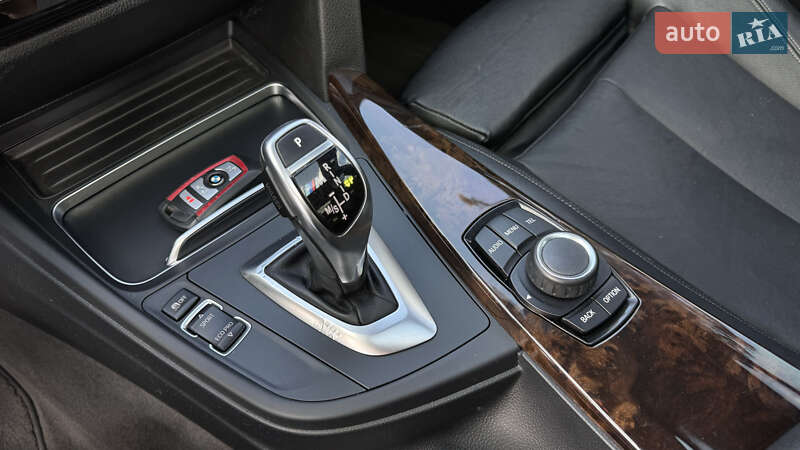 Седан BMW 3 Series 2015 в Киеве