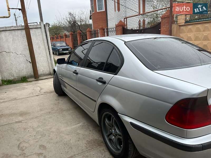 Седан BMW 3 Series 2001 в Балті