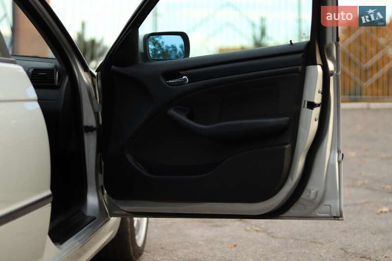 Седан BMW 3 Series 2002 в Червоному Донце фото 40 Седан BMW 3 Series 2002 в Червоному Донце