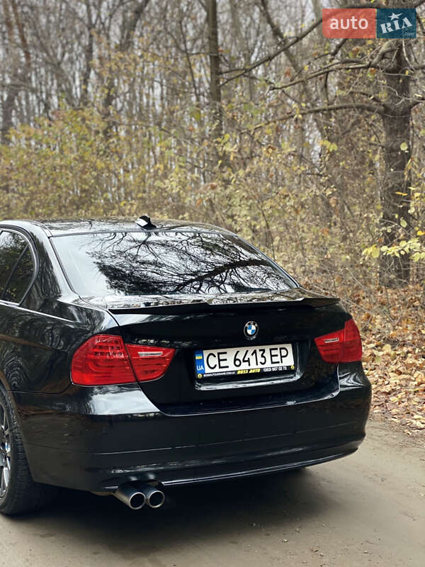 Седан BMW 3 Series 2011 в Чернівцях