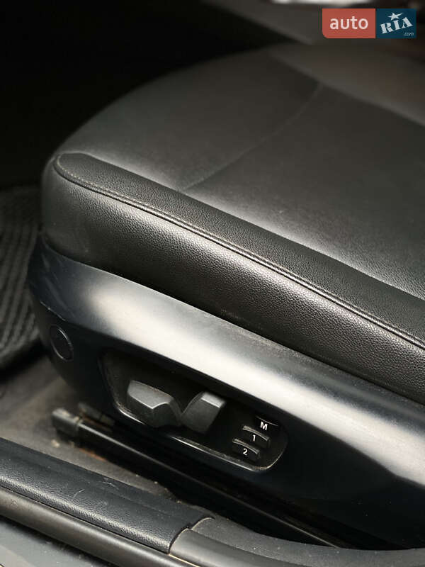 Седан BMW 3 Series 2011 в Чернівцях