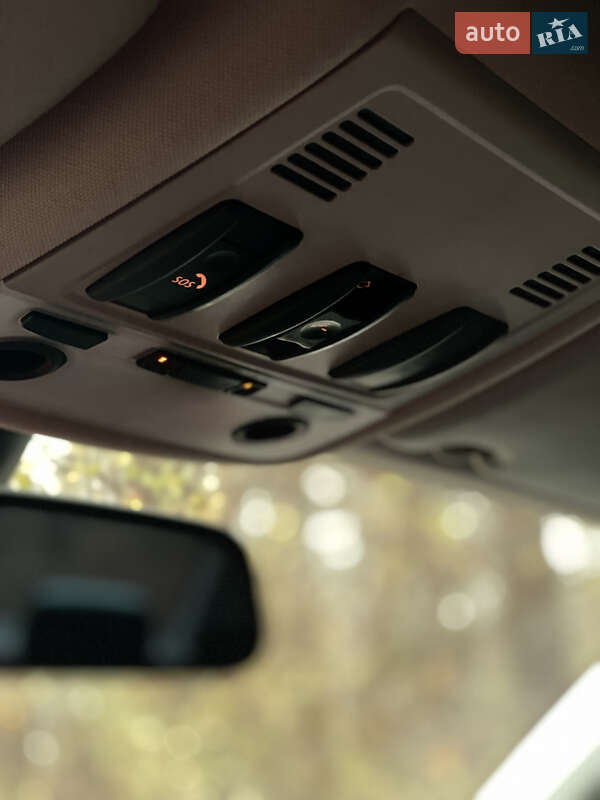 Седан BMW 3 Series 2011 в Чернівцях